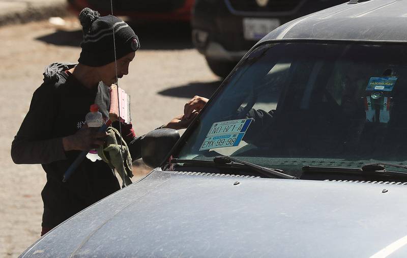 Migrantes sufren extorsiones de policías municipales en la frontera con EU