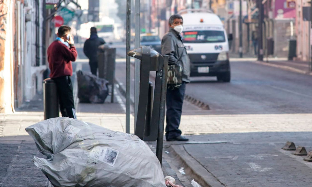 Por: Cortesía OOSL multa a quienes apartan lugares con basura en el Centro Histórico