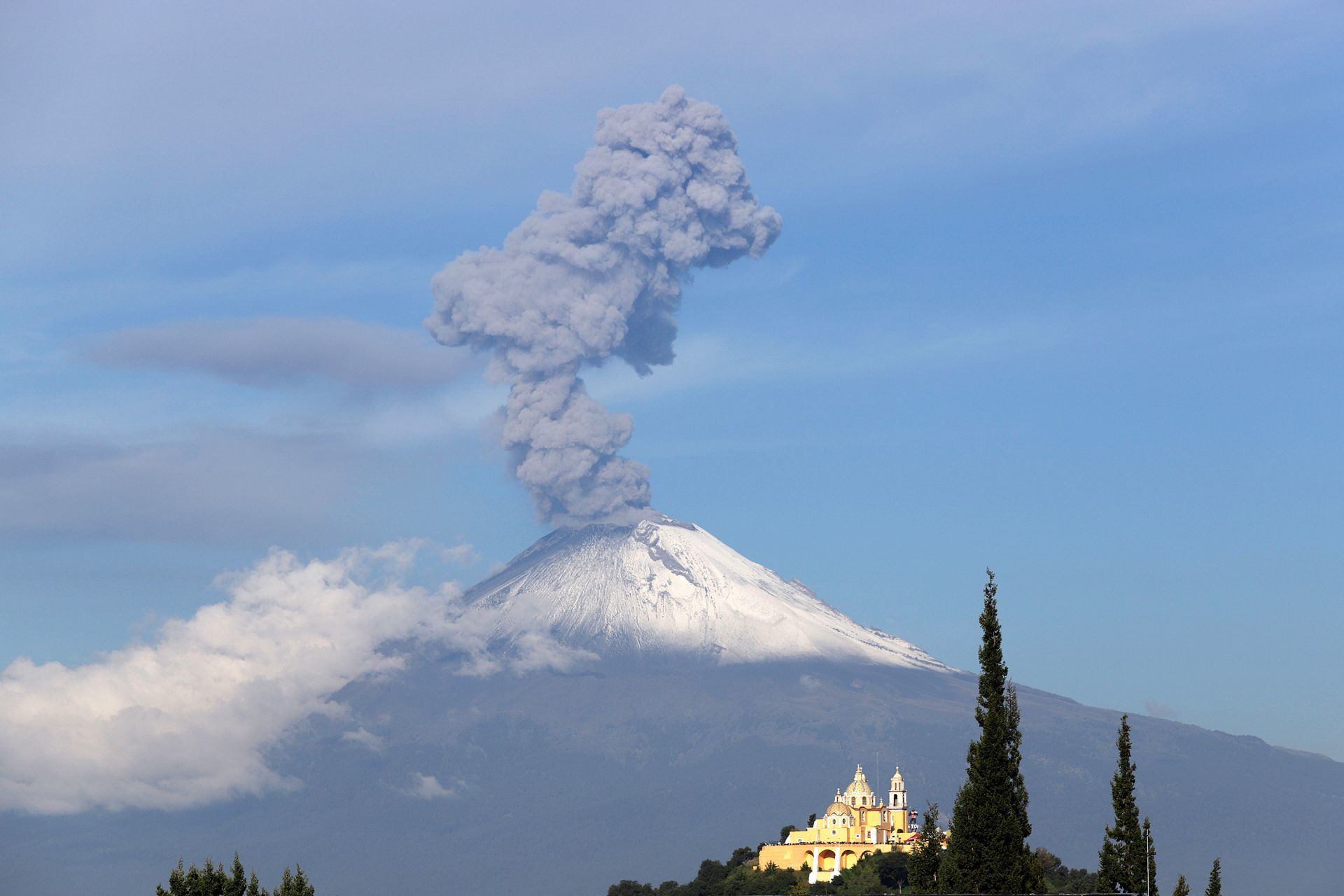 Por: Cortesía Ceniza del Popocatépetl provoca alergias y problemas respiratorios