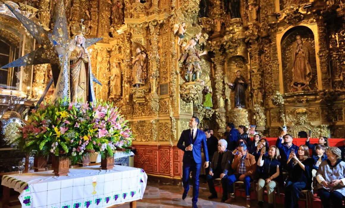 Cantó Lorena Cuéllar junto a Carlos Rivera mañanitas a Virgen de Ocotlán