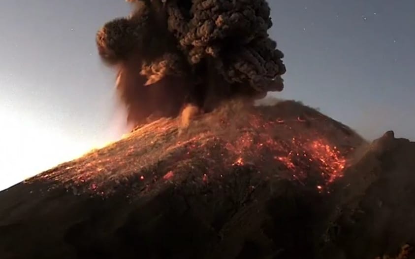 Por: Cortesía Lula Pineda Clases en línea 11 municipios aledaños al Popocatépetl, cinco más deberán hacerlo con cubre bocas