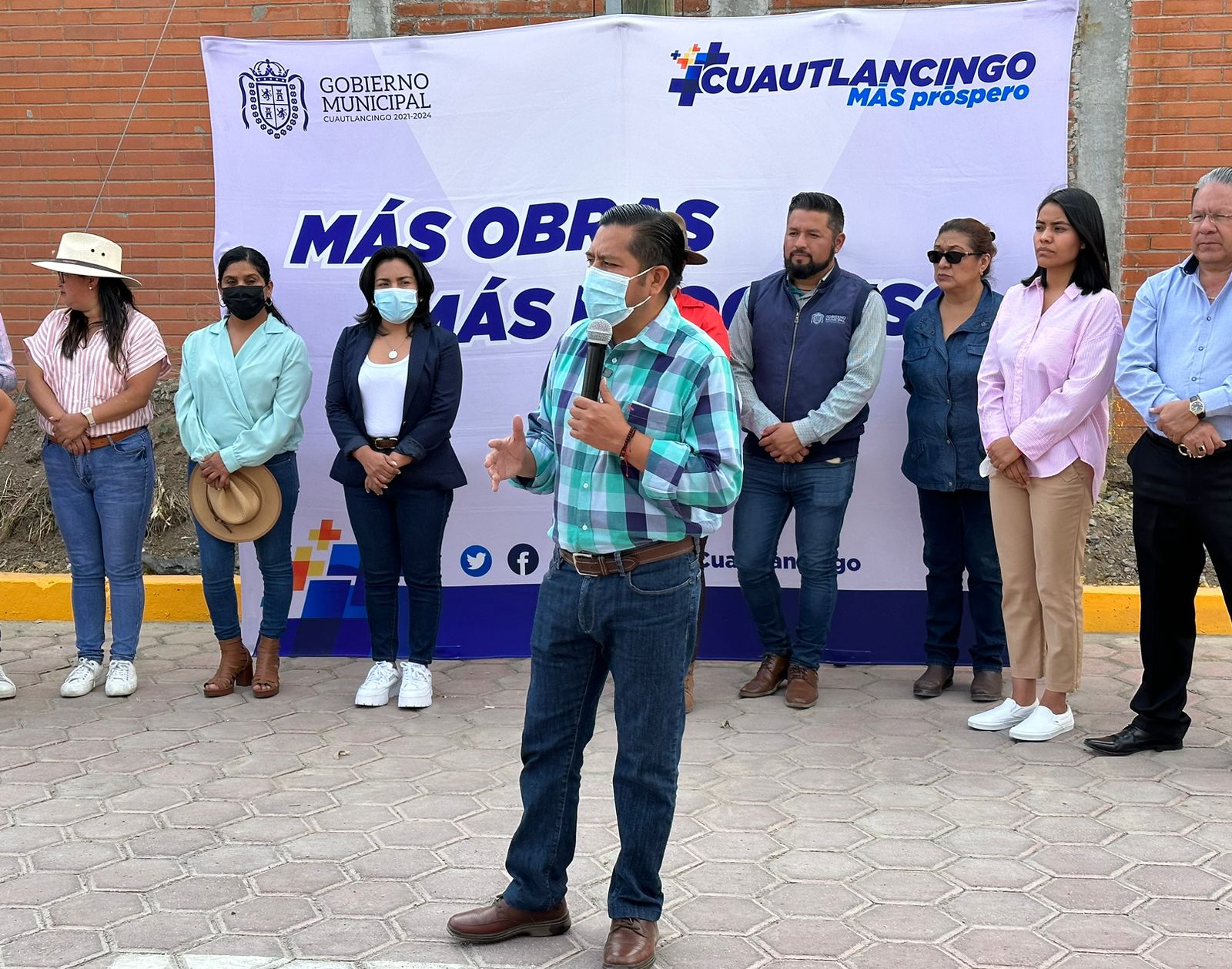 Una más, inauguran pavimentación con adoquín de calle Alcanfores en Cuautlancingo