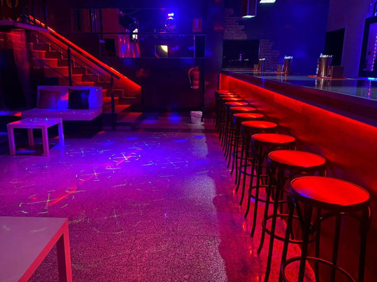 Por: Cortesía Clausuran "restaurante" que era club swinger; había 90 personas teniendo relaciones durante cateo (Vídeo)