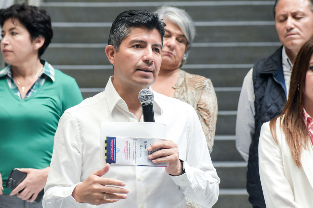 Por: Cortesía Vivimos en una Puebla democrática, responde Eduardo Rivera al apoyo de la CTM a Julio Huerta