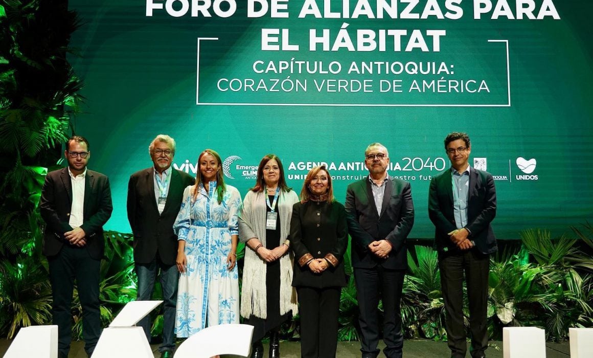 Participa Lorena Cuéllar en Foro Alianzas para el hábitat Capítulo Antioquia