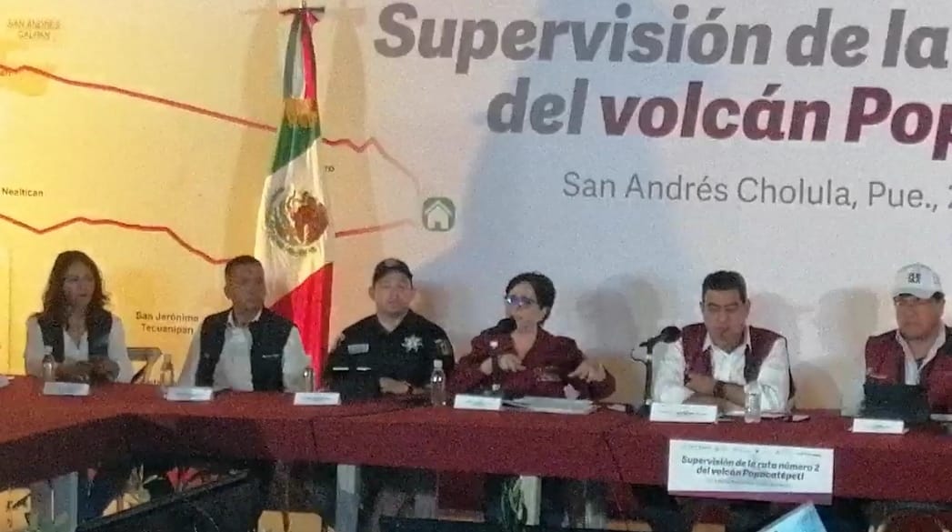 Por: Cortesía Lula Pineda Puebla se mantiene en contingencia por caída de ceniza: Sergio Salomón Céspedes