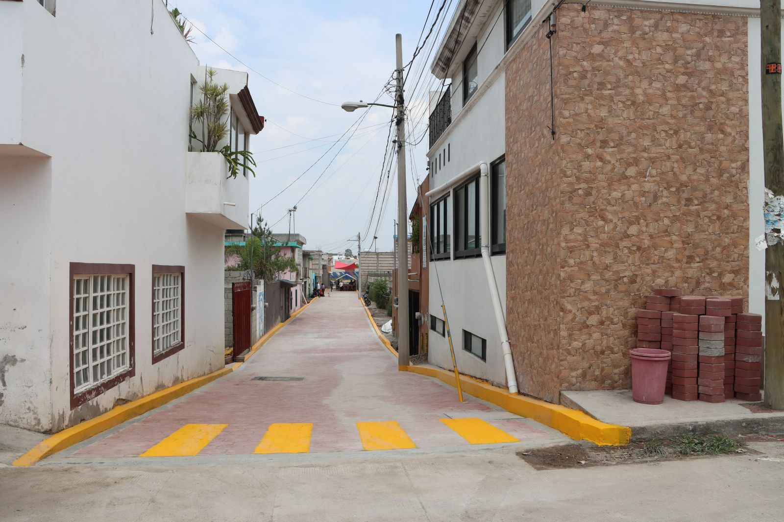 Inaugura Filomeno Sarmiento adoquinamiento en privada Estación en colonia La Joya