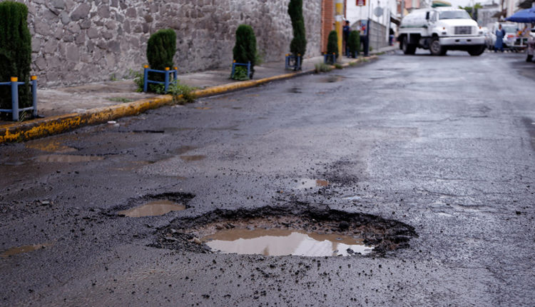 Por falta de recursos no se pueden atender todos los reportes de baches: Movilidad 