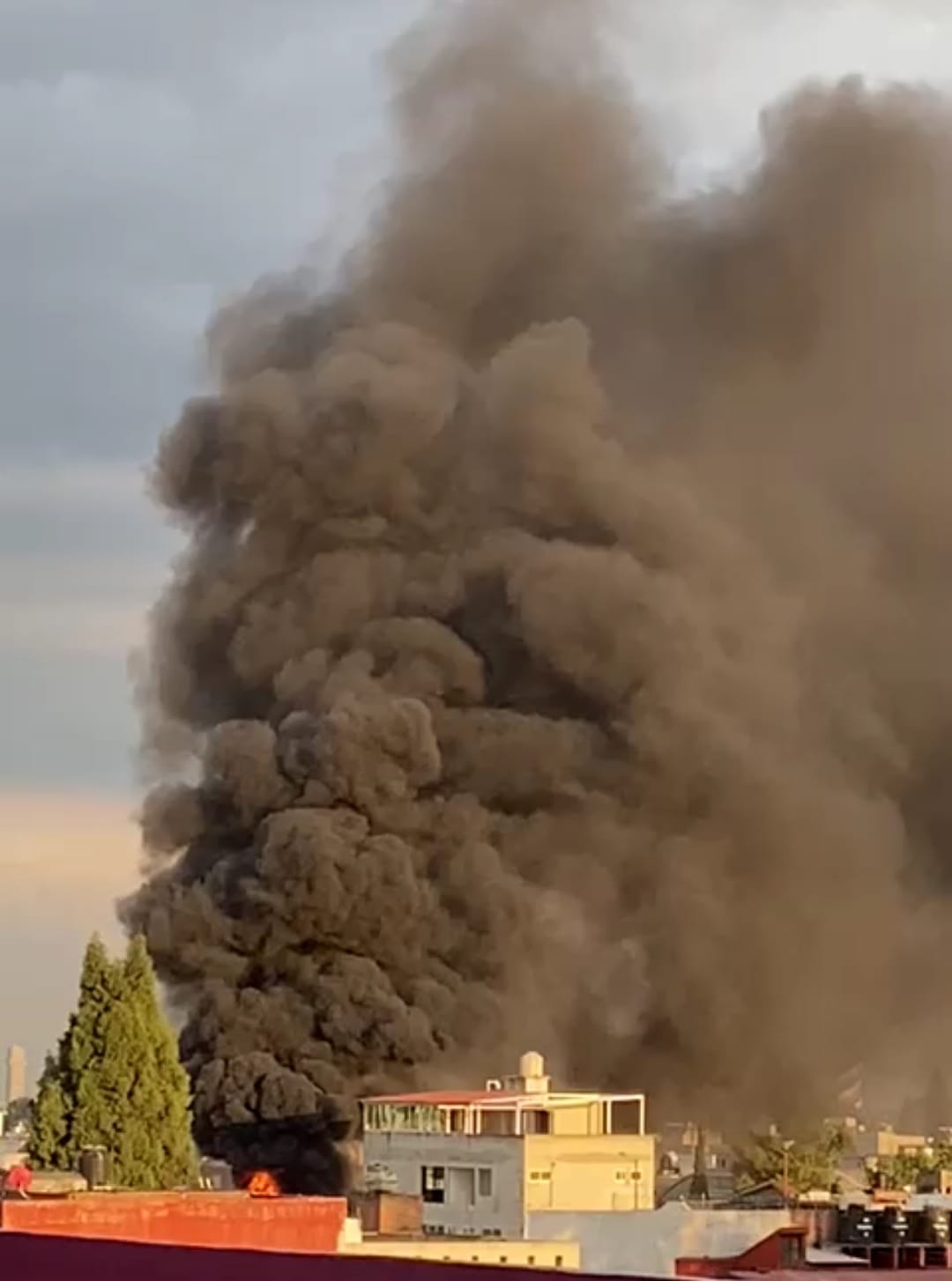 Confirma Ayuntamiento de San Pedro Cholula explosión en un tanque de almacenamiento de diésel