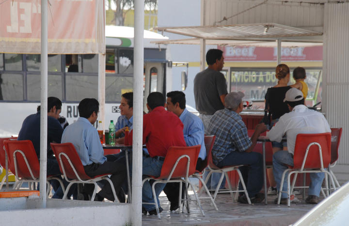 Por: Cortesía Lilia Cedillo llama cuidar la ingesta alimentos en temporada de calor