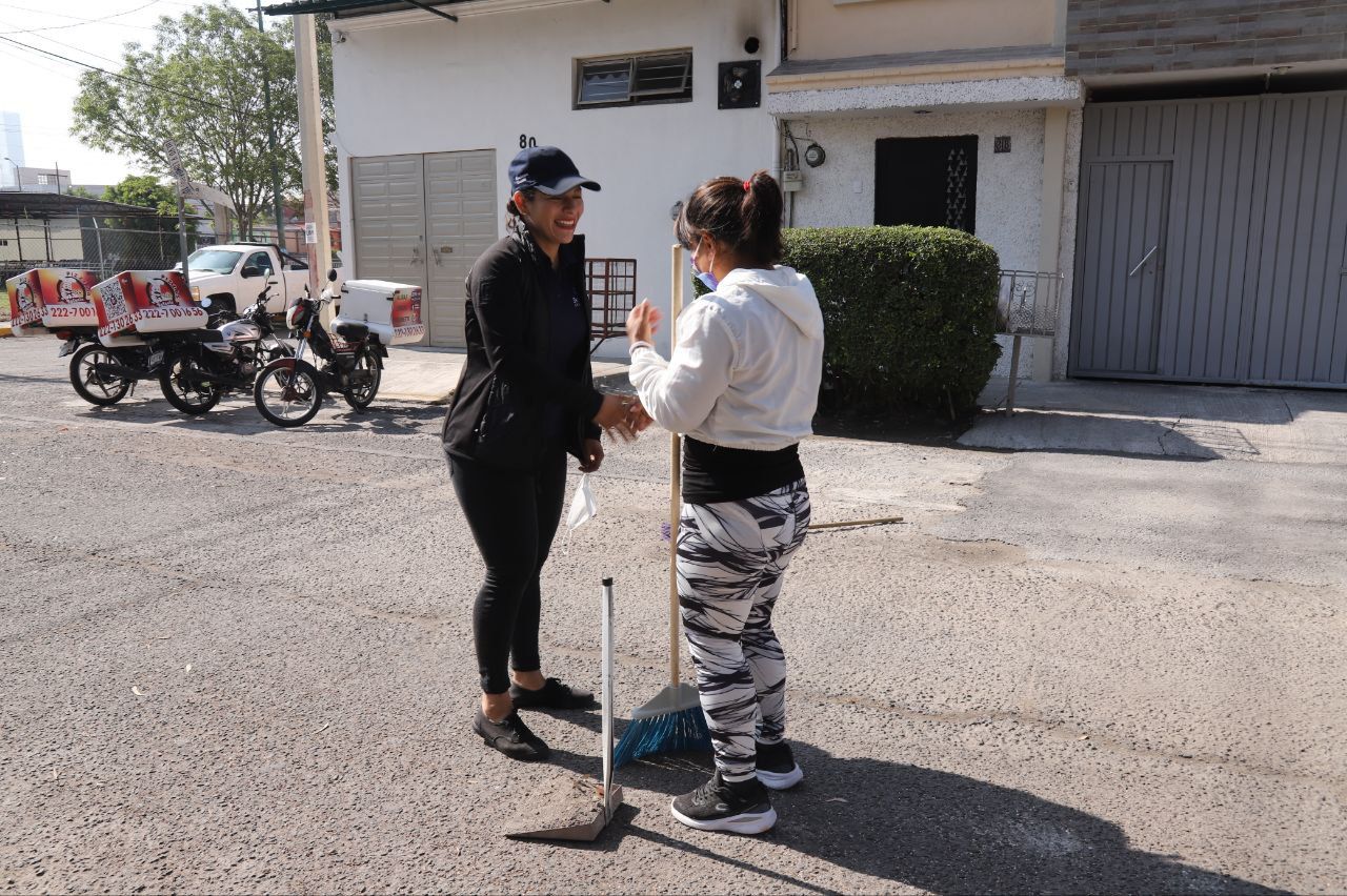 Fomenta Lupita Cuautle generar conciencia sobre la limpieza en las calles de San Andrés Cholula