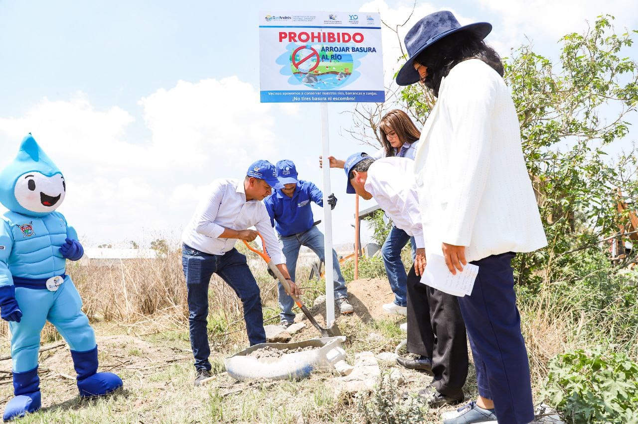 Inicia Ayuntamiento de San andrés Cholula limpieza de la zanja Álamos en Santa María Tonantzintla