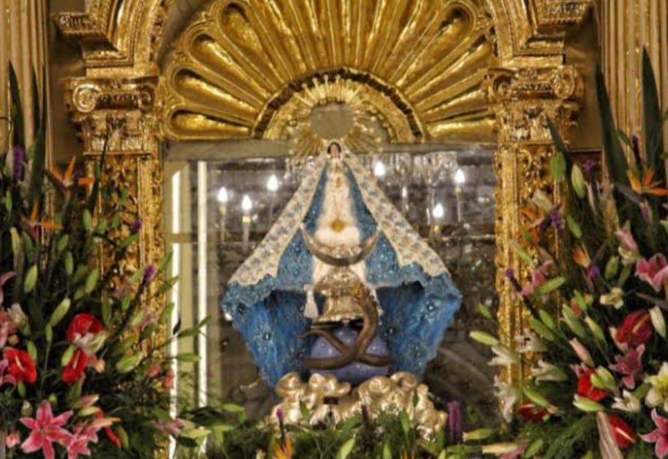 Inician festividades previas a la Bajada de la Santísima Virgen de Los Remedios en San Andrés Cholula con convite de “Chinas Poblanas”