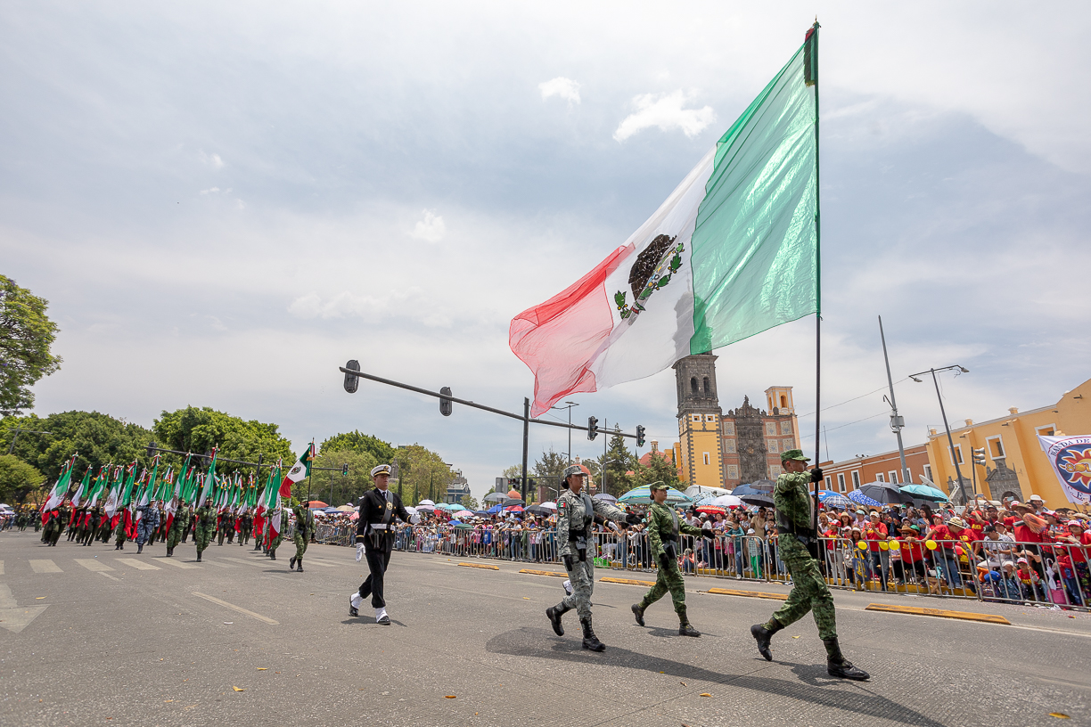 Foto: Alex Muñoz Desfile del 5 de Mayo en Puebla termina sin incidentes