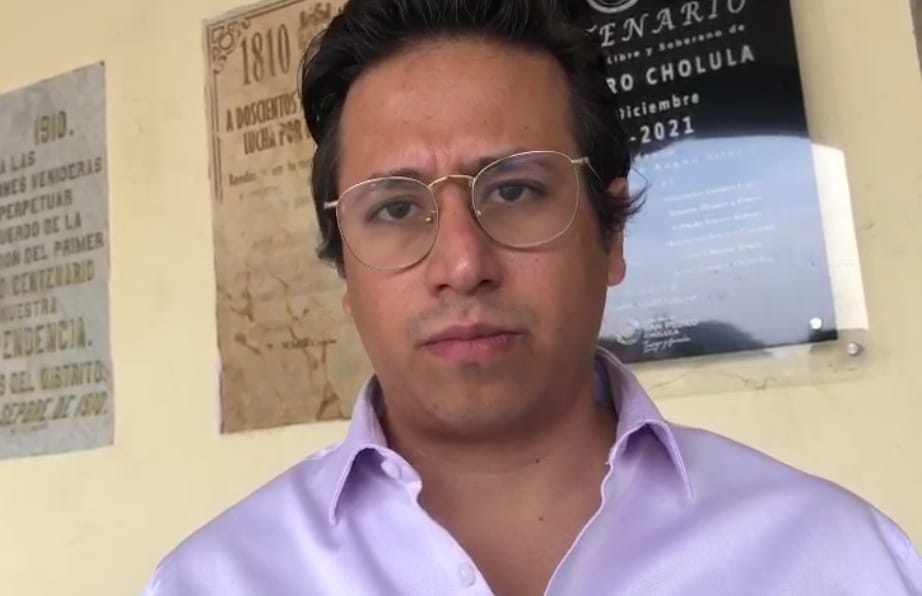 Por: Cortesía Lula Pineda           Ayuntamiento cholulteca trabaja en control de plagas en jardineras