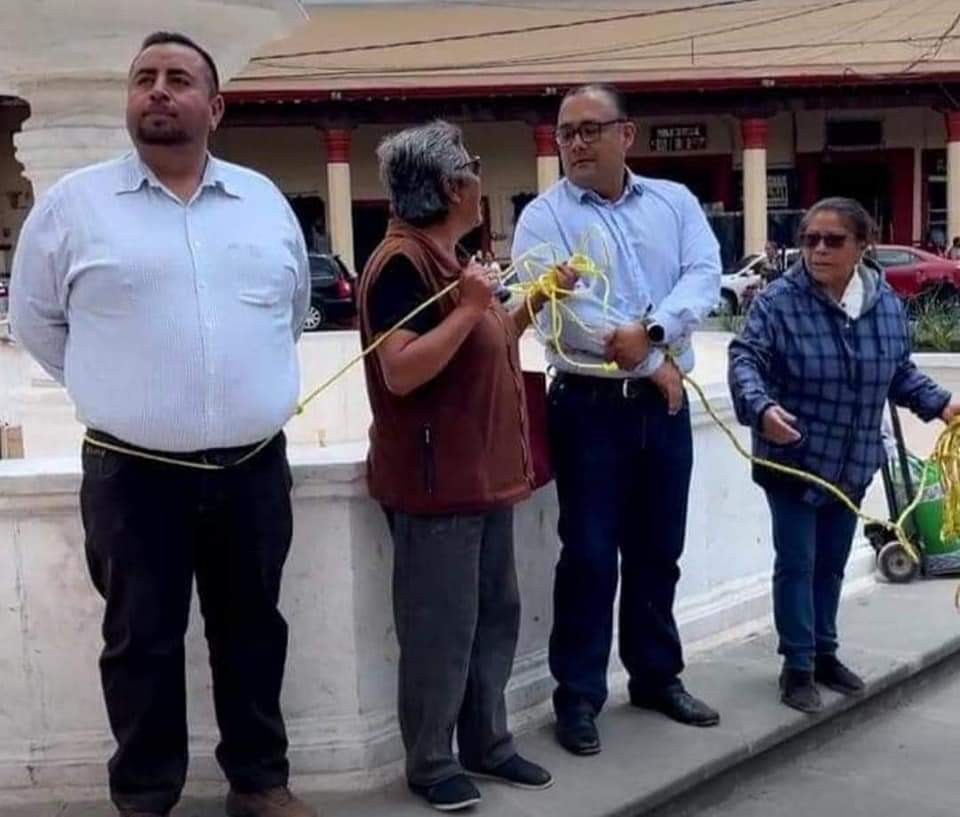 Por: Especial  En hartazgo por falta de agua en Calpulalpan,"cazan" a funcionarios