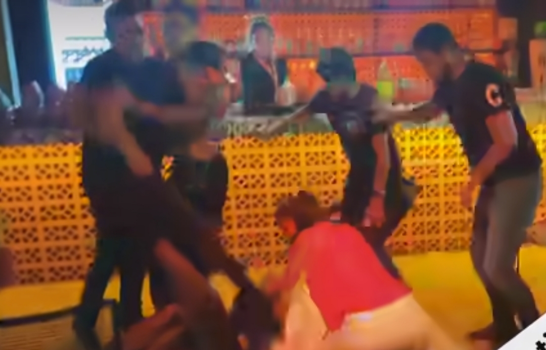 Por: Cortesía Por acoso, ex directora jurídica del Congreso del Estado se defiende y lía a golpes contra sujeto