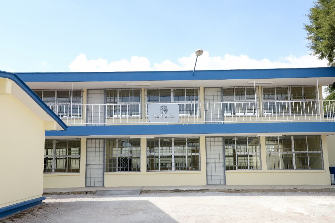 Por: Cortesía Lula Pineda Edmundo Tlatehui reafirma compromiso en dignificación de espacios educativos: rehabilita Primaria “24 de Febrero”