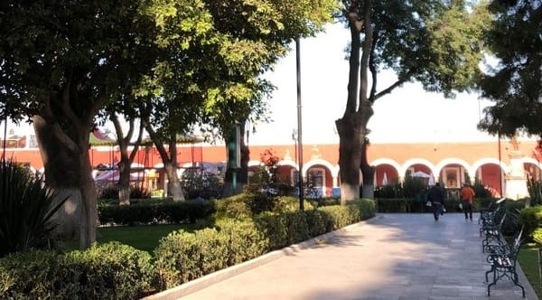 Por: Cortesía Lula Pineda Para recobrar San Pedro Cholula se debe decir no a chapulines: Sandra Romano