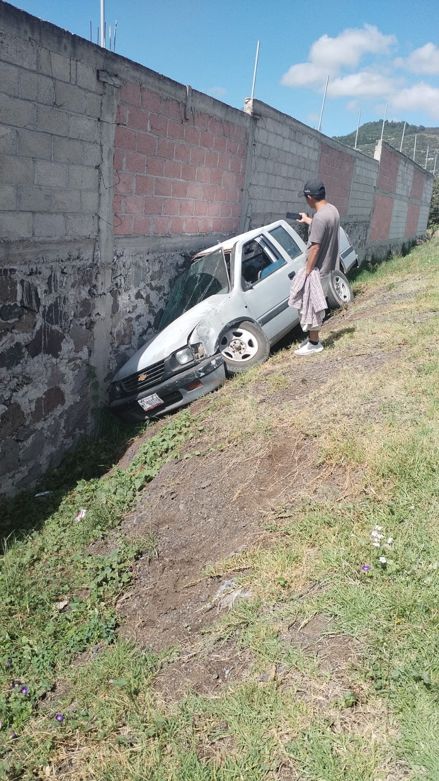 Por: Cortesía Trabajadores de la construcción se accidentan, en Tizatlán
