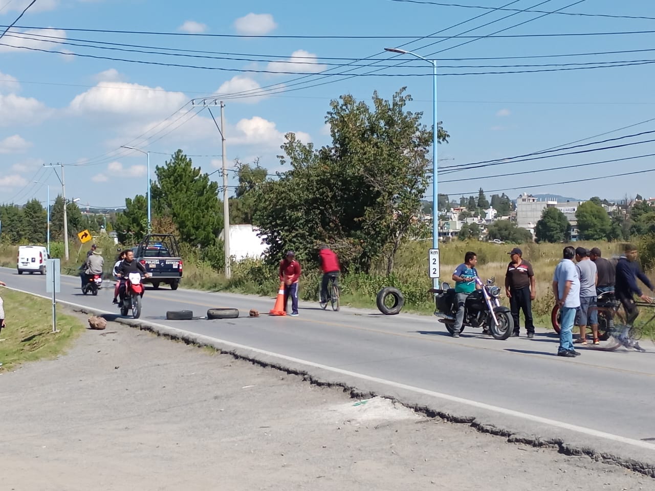Por: Cortesía Bloquean carretera Tlaxcala - Texmelucan por presunto abuso contra una mujer