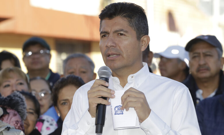 Eduardo Rivera Pérez insiste ante el gobierno federal por recursos para bacheo en Puebla