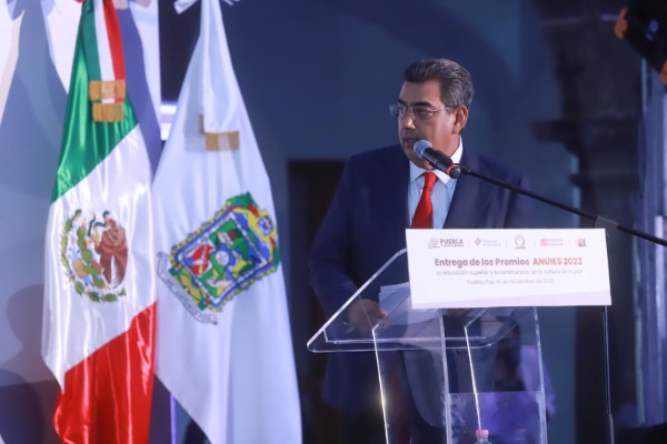 Gobernador de Puebla pide claridad en investigaciones por muerte de mujer transgénero