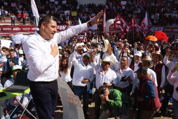 Armenta concluye mes de octubre como puntero en encuestas