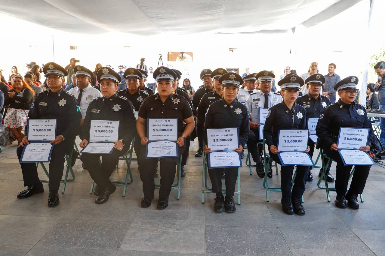 Por: Cortesía Lula Pineda Insta Edmundo Tlatehui a continuar trabajo con empeño, lealtad, disciplina, responsabilidad e integridad a policías