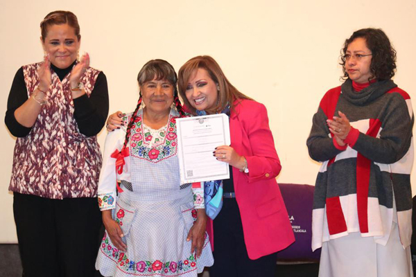 Culminan estudios de educación básica 5 mil adultos mayores tlaxcaltecas