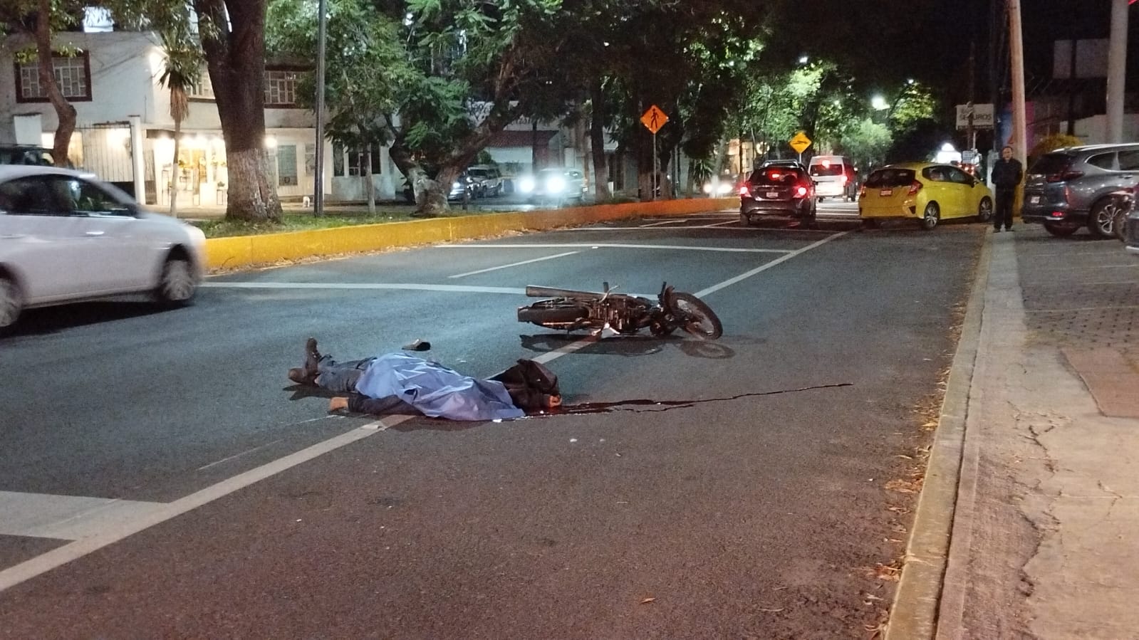 Por: Cortesía Motociclista perece en accidente vial en la Capital del Estado