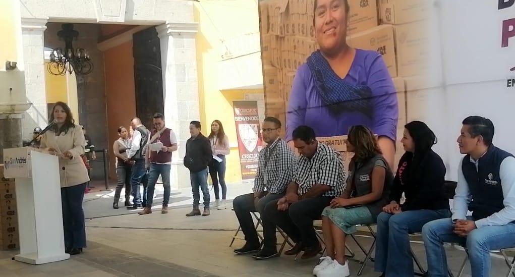 Por: Cortesía Lula Pineda San Andrés Cholula y Gobierno estatal benefician a mil familias con productos lácteos