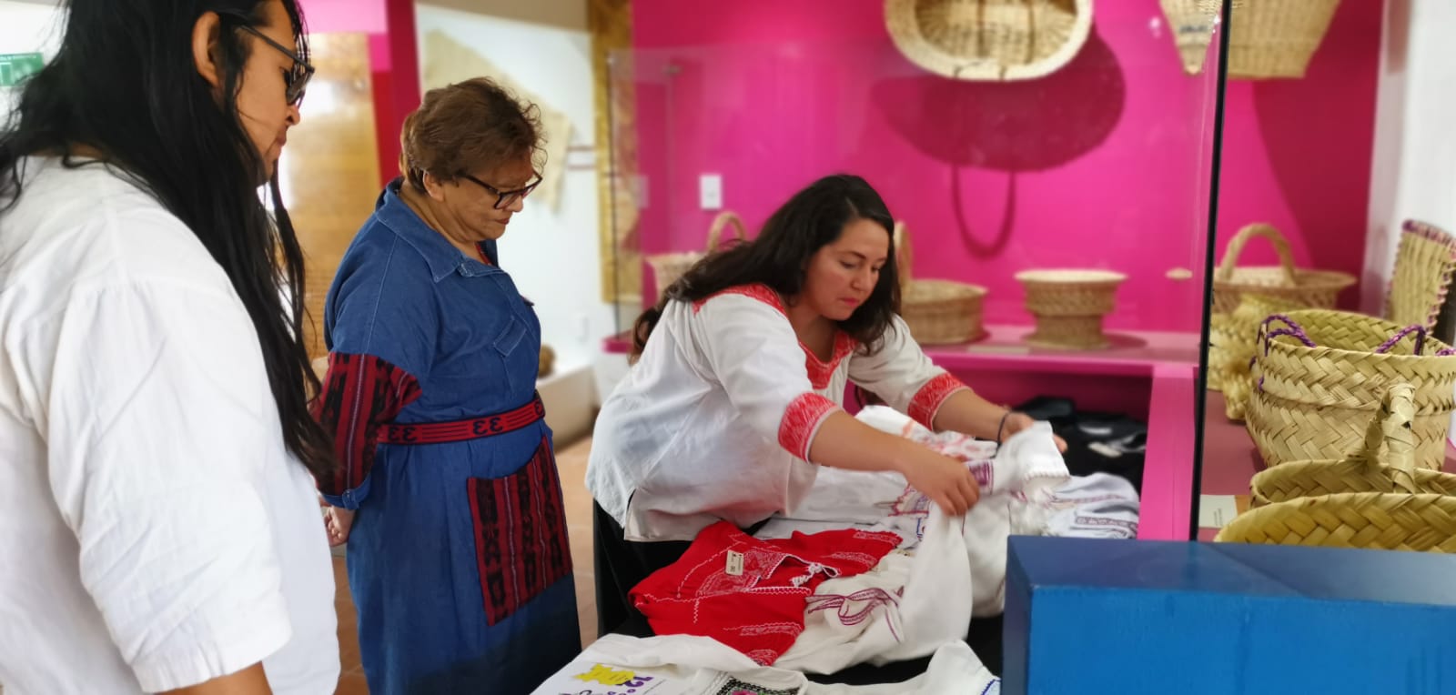 Por: Cortesía Triunfan mujeres artesanas en el 12 concurso estatal de textiles 2023