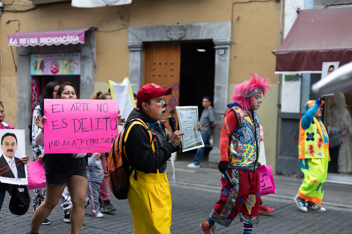 Ayuntamiento de Puebla mantiene firme su postura sobre el orden en el Zócalo ante la disputa con payasos urbanos