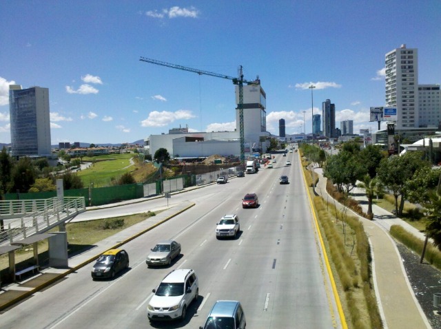 Por: Cortesía Quedará prohibida la vuelta a la izquierda en Vía Atlixcayotl a la altura de Cúmulo de Virgo