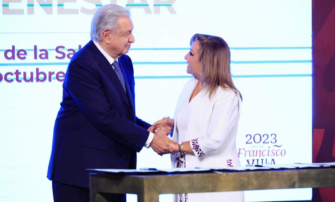 Firma Lorena Cuéllar acuerdo nacional de servicios de salud