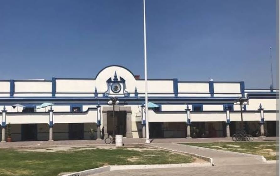 Por: Cortesía Lula Pineda Mantiene la mano levantada Guadalupe Cuautle ante 2024