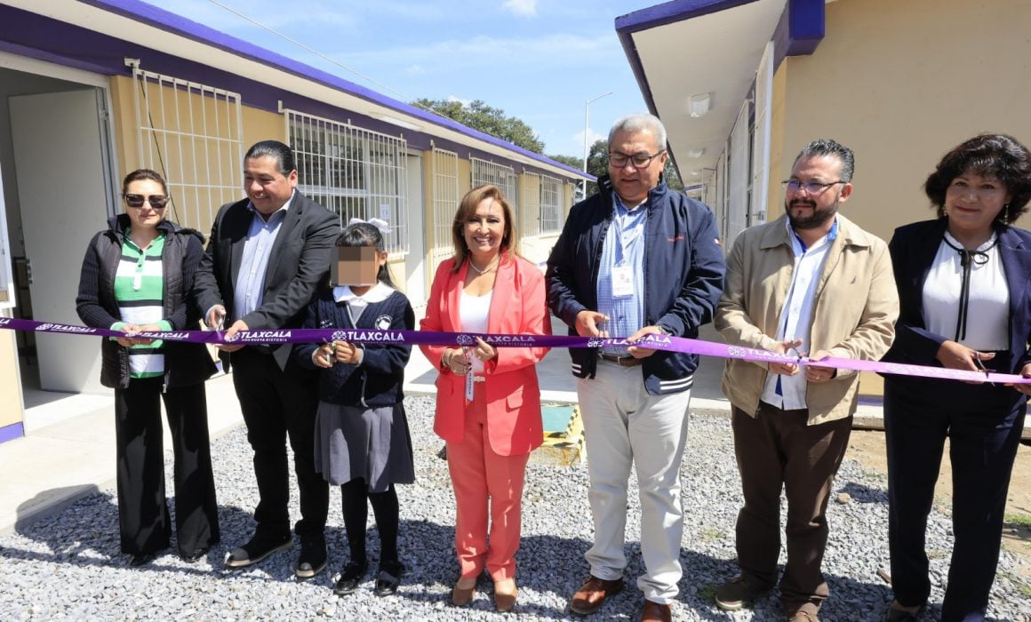 Por: Cortesía Inaugura Lorena Cuéllar primaria Pioquinto Tlilayatzi en Contla