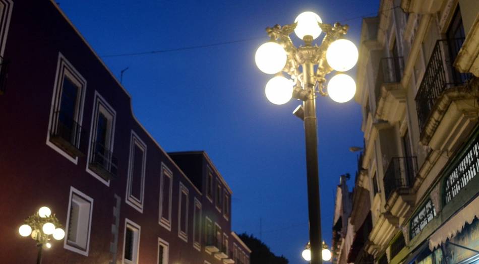 Por: Cortesía Traffic Light recibe multas por incumplimiento de luminarias en Puebla