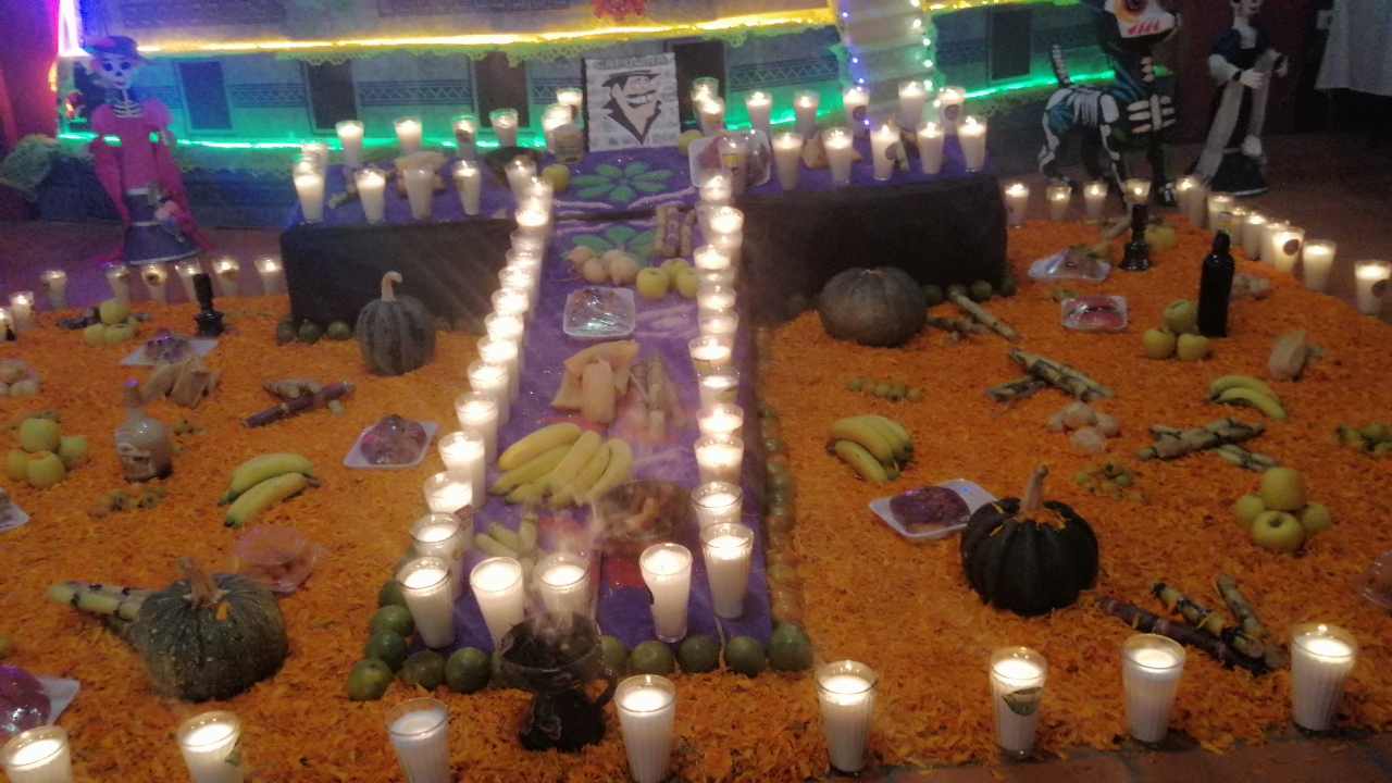 Por: Cortesía Lula Pineda Celebración de la Procesión de las Ánimas en Cuautlancingo