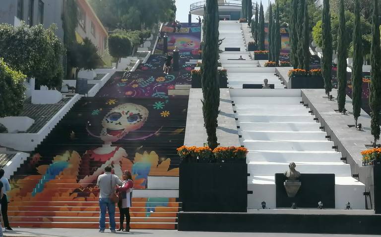 Por: Cortesía Se iluminan Escalinatas de los Héroes en inicio de la Feria Tlaxcala 2023