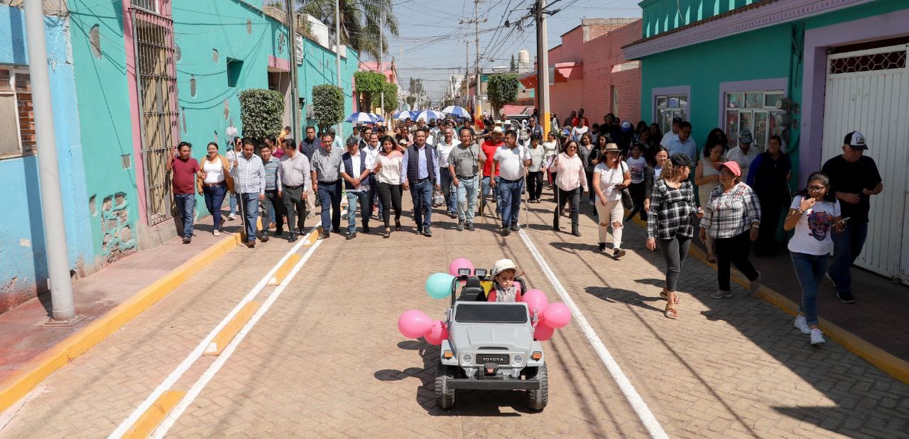 Entrega Mundo Tlatehui la rehabilitación de la Avenida 16 de Septiembre en la cabecera municipal