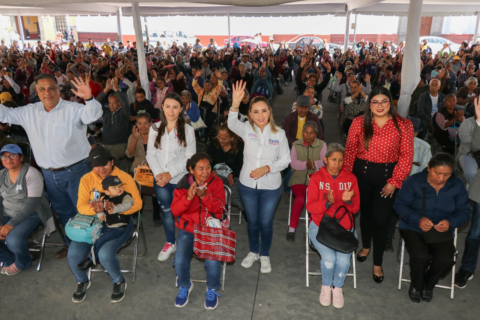 Paola Angon y María de la Barreda encabezan segunda entrega del programa Cholula Nutrida, en beneficio de 1,000 familias