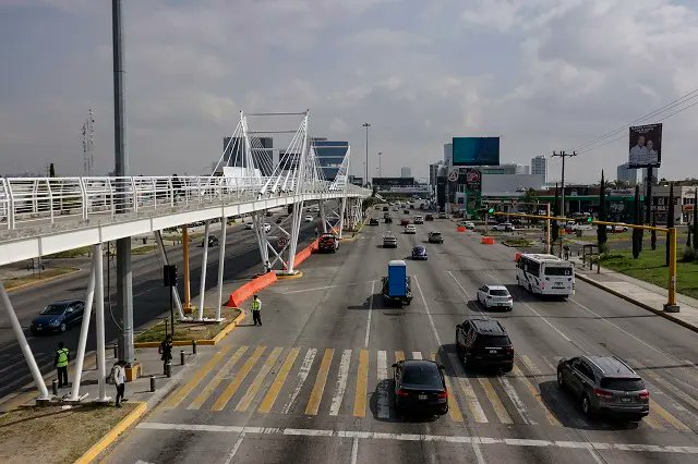 Vueltas a la izquierda en Vía Atlixcayotl se mantendrán cerradas esta semana