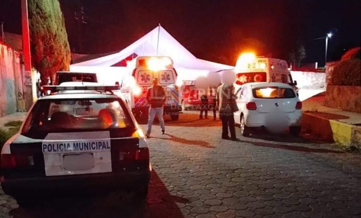 Caída de barandal deja 4 personas heridas en Tzompantepec