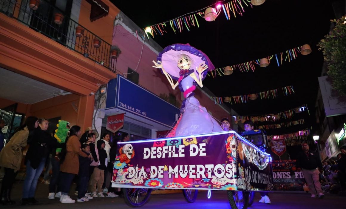 Por: Cortesía Todo un éxito el Desfile de Muertos y Catrinas 2023 en Chiautempan