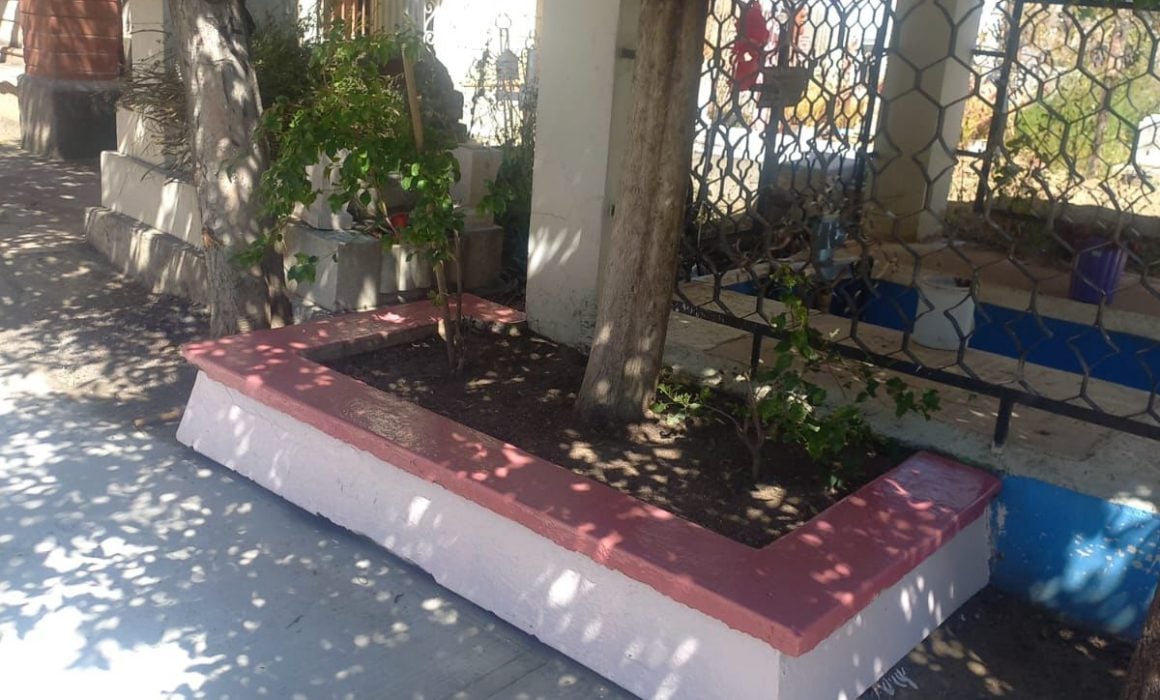 Ayuntamiento de Chiautempan realiza mantenimiento a panteón municipal