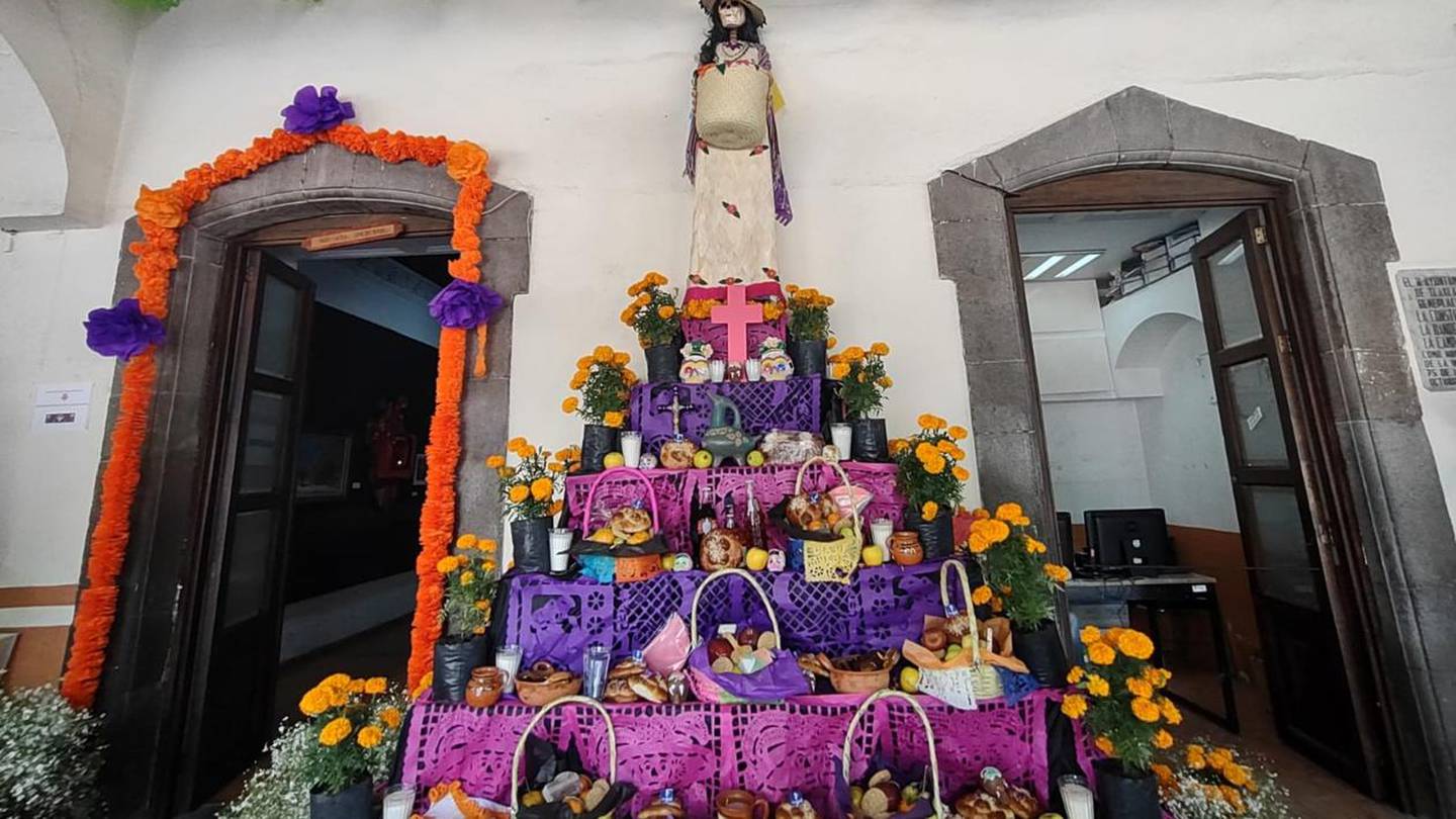 Por: Cortesía Decoran Tlaxcala capital con fuentes de cempasúchil, catrinas y ofrendas
