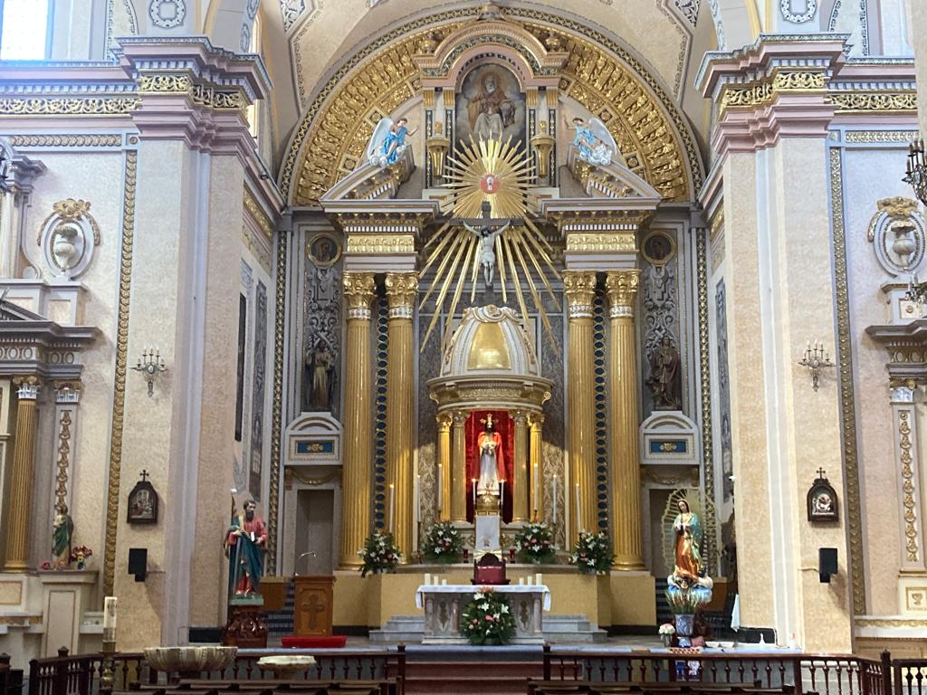 Por: Cortesía Lula Pineda  Llegan reliquias de San Charbel a ciudad sagrada