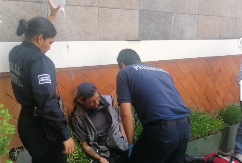 Hombre previamente acusado de robar a comercios presenta aparente descompensación de la glucemia